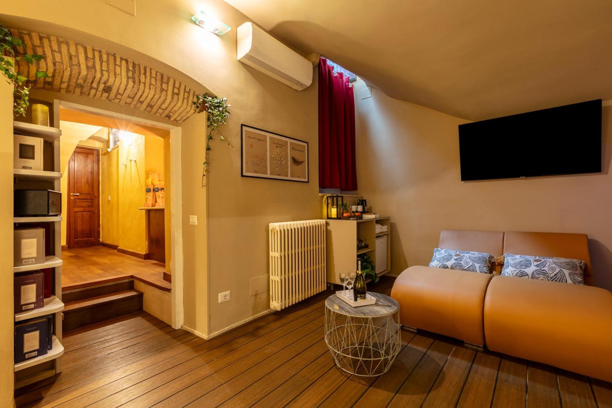 Romac Coronari With Gym, Sauna And Garden Eksteriør billede